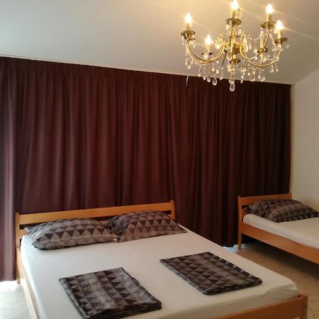 Rooms & Apartments Hegic Задар Экстерьер фото